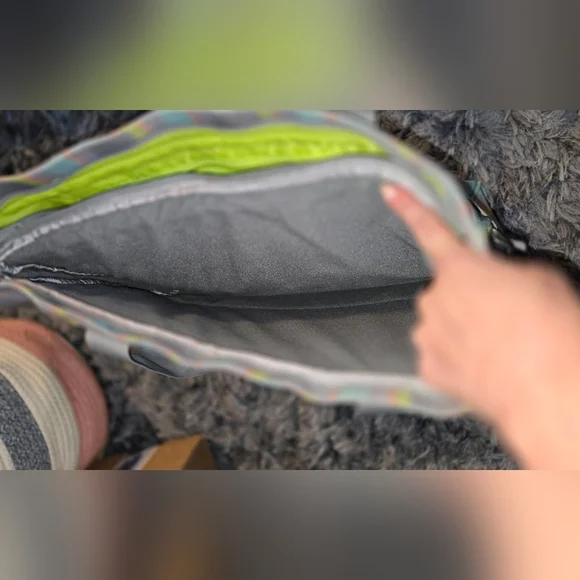 Dakine Multicolor Plaid Tote with Gray Straps - Picture 7 of 13